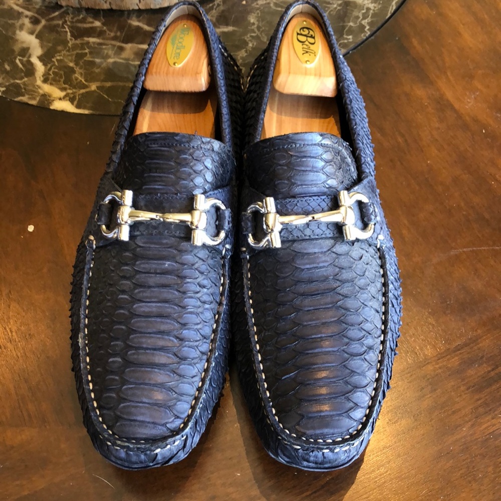Salvatore Ferragamo blue python drivers, no insole
